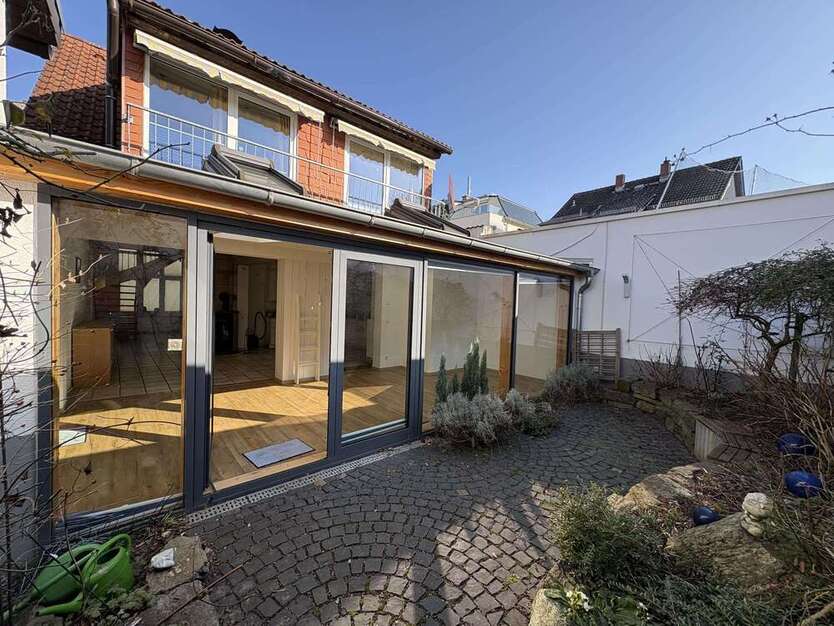 Haus zum Kaufen in Frankfurt am Main 1.675.000 € 462 m²