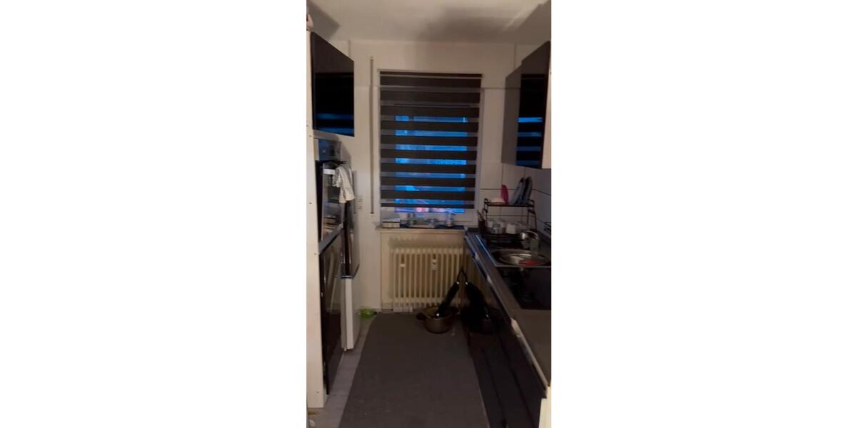 Schöne große 4 Zimmer Wohung 1 zimmer