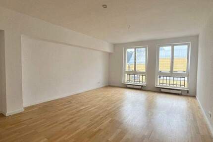 Wohnung Wiesbaden Mitte - 2 Zimmer, 100 m&sup2;, 1.200&euro; | Angebot:24694226