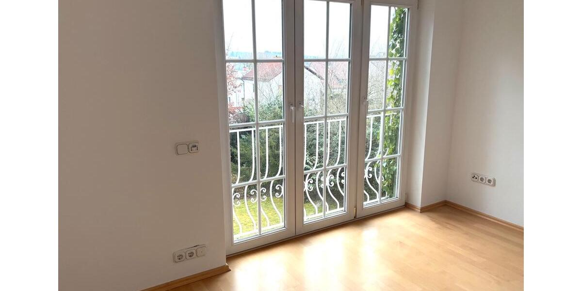 Wunderschöne, helle 4-Zimmer-Wohnung mit Ausblick ins Grüne 4 zimmer