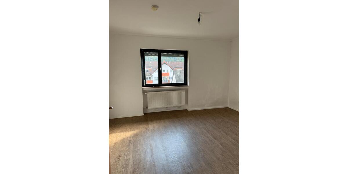Etagenwohnung Bad Schwalbach - 3 Zimmer, 100 m&sup2;, 1.100&euro; | Angebot:26477098
