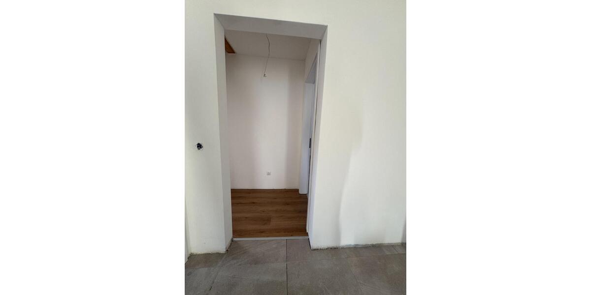 3-Zimmer-Dachgeschosswohnung mit großem Balkon (Neubau) 3 zimmer