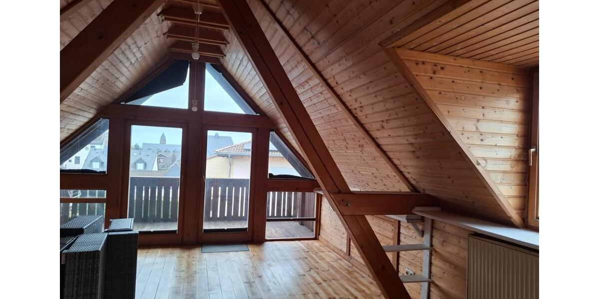 Dachgeschoßwohnung Geisenheim - 34 Zimmer, 85 m&sup2;, 475&euro; | Angebot:25170154