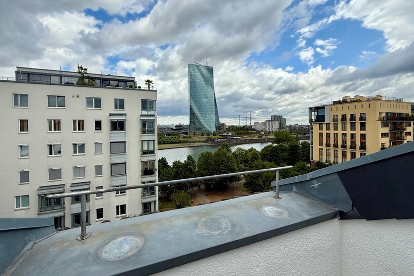 Exklusive DachWohnung mit Skyline- und Mainblick im Deutschherrnviertel von Sachsenhausen