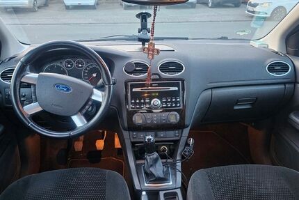 Ford Focus 200.000 km 2.500 &euro; Niedernhausen 65527