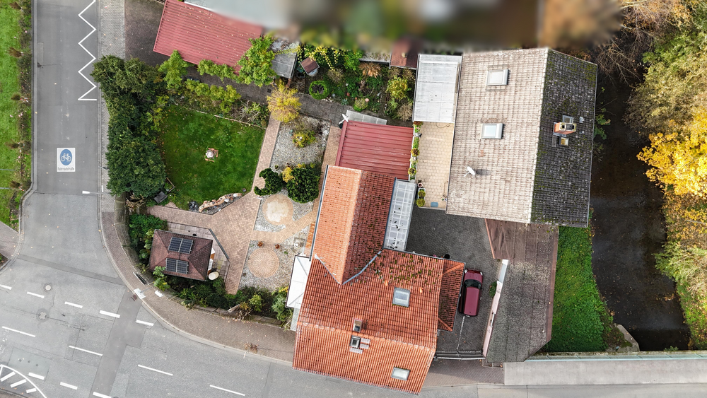 Haus zum Kaufen in Kriftel 1.200.000 € 250 m² 13 zimmer