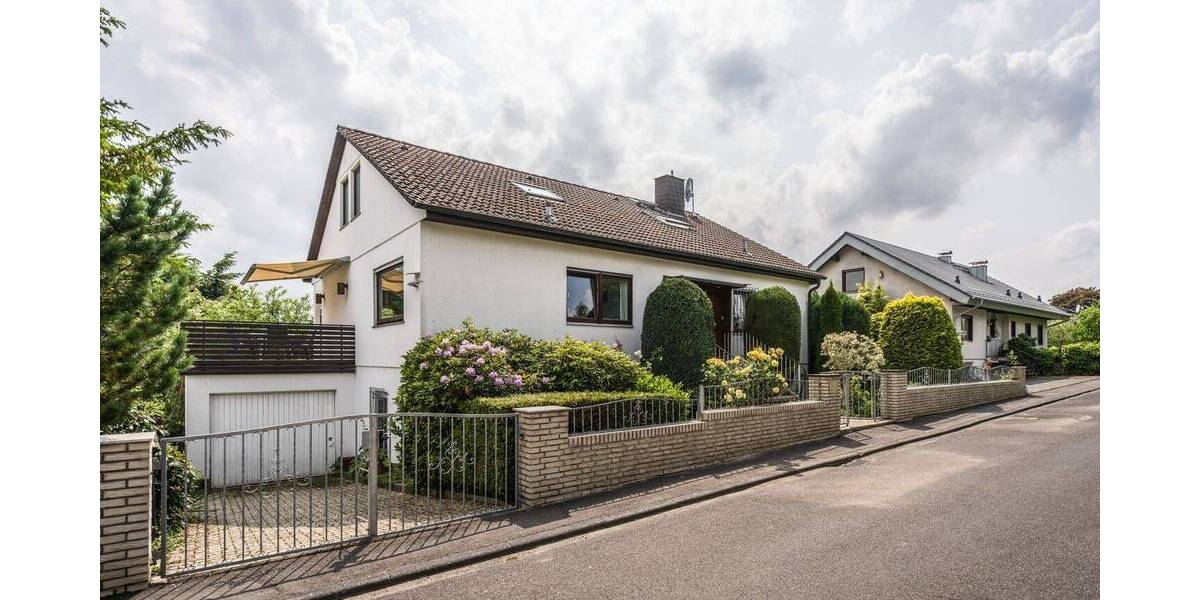 Einfamilienhaus Schlangenbad Georgenborn - 8 Zimmer, 277 m&sup2;, 635.000&euro; | Angebot:26139580