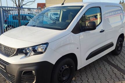 Peugeot Partner 11.900 km 14.950 &euro; Rüsselsheim 65428