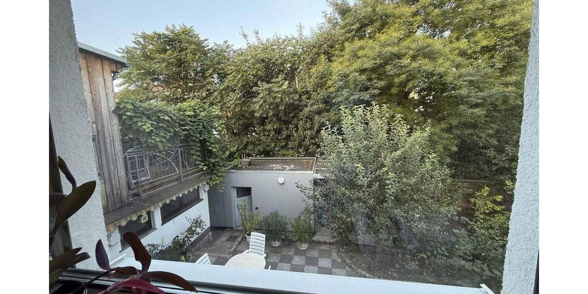 Freistehendes, vielseitig nutzbares Zweifamilienhaus mit großem Garten 9 zimmer