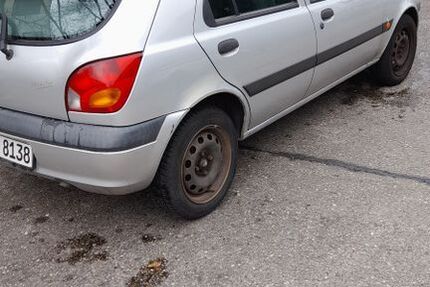 Ford Fiesta 93.500 km 1.350 &euro; Mainz 55129