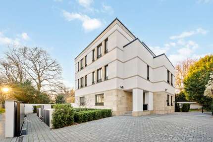 Haus zum Kaufen in Frankfurt am Main 2.500.000 € 243.67 m² 7 zimmer