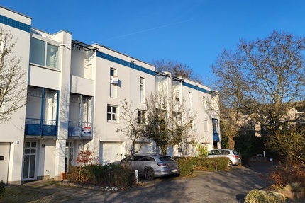 RMH mit Garage, 2 Balkonen, Garten und Terrasse 4.5 zimmer