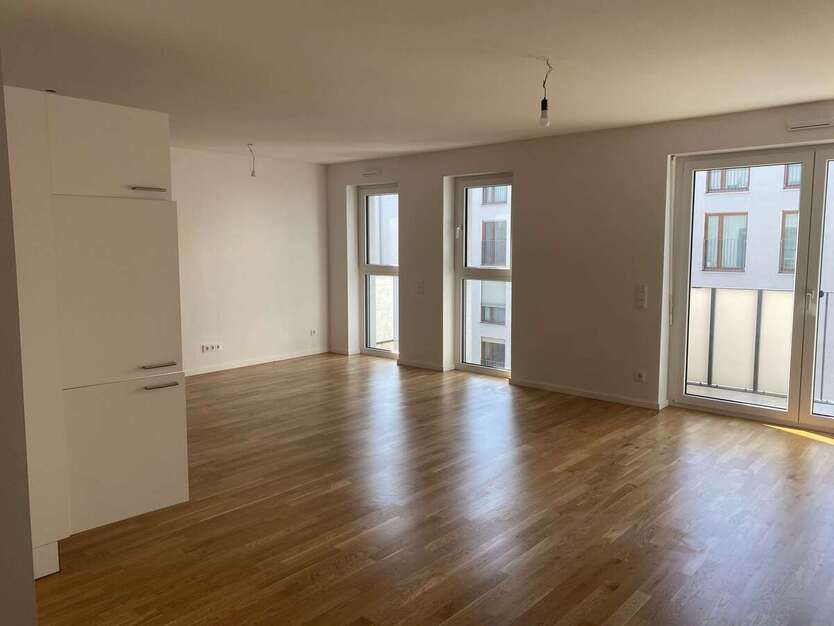 Wohnung zum Mieten in Frankfurt am Main 2.350 € 122 m² 4 zimmer
