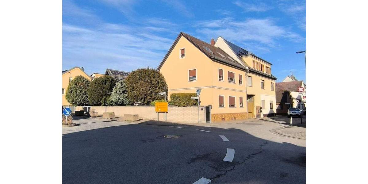 Einfamilienhaus Bischofsheim - 8 Zimmer, 170 m&sup2;, 598.000&euro; | Angebot:25703570