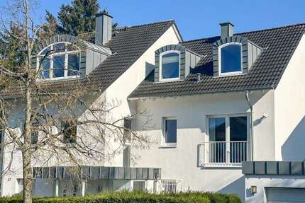 Wohnung zum Kaufen in Kelkheim (Taunus) 850.000 € 223.25 m² 6 zimmer