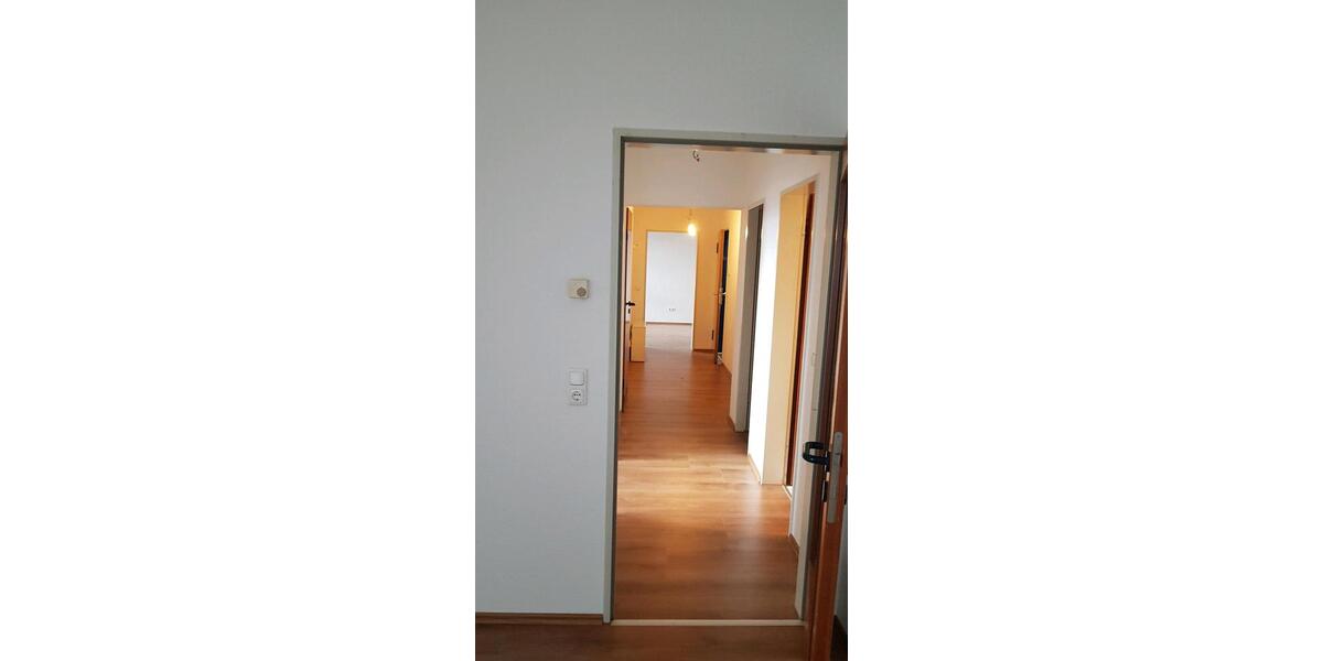 Dachgeschoßwohnung Frankfurt am Main Niederrad - 2 Zimmer, 80 m&sup2;, 1.190&euro; | Angebot:25149408
