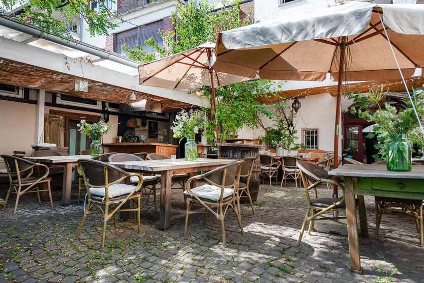 Haus zum Kaufen in Oestrich-Winkel 1.200.000 € 478 m²