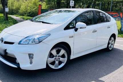 Toyota Prius 84.000 km 13.000 &euro; Raunheim, Stadt 65479