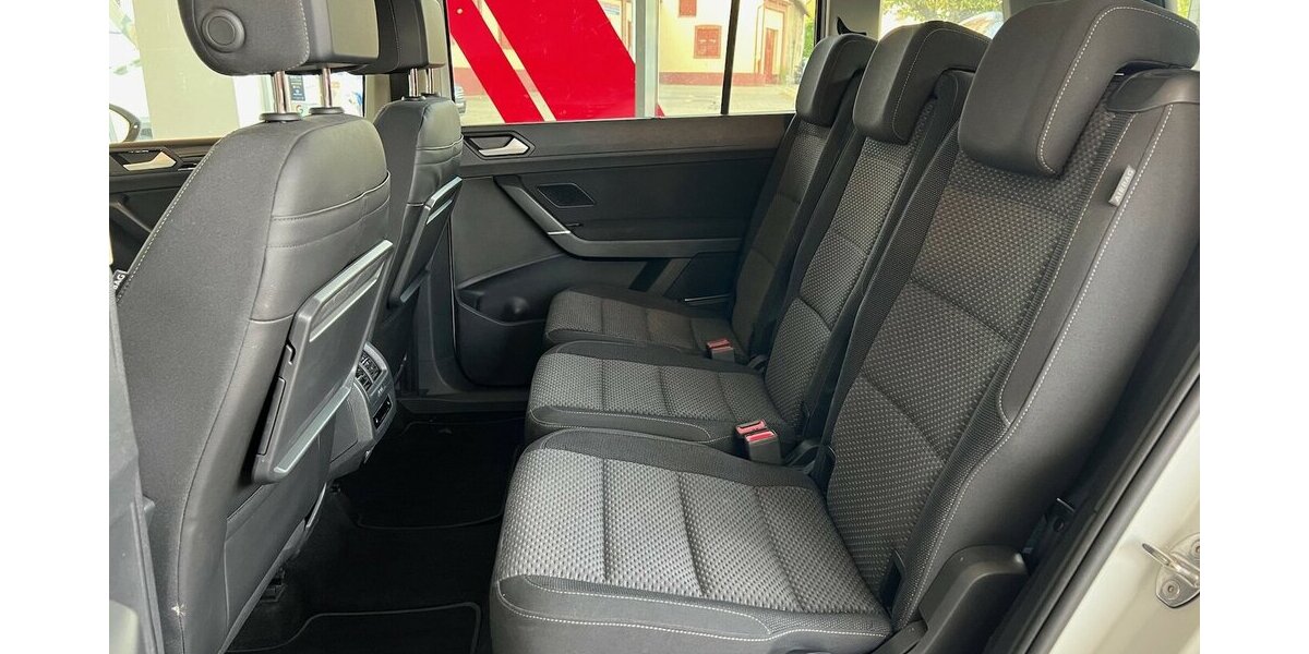 VW Touran Comfortline BMT Start-Stopp 7 Sitzer *Pano* 75.850 km 27.499 &euro; Mainz-Kostheim 55246