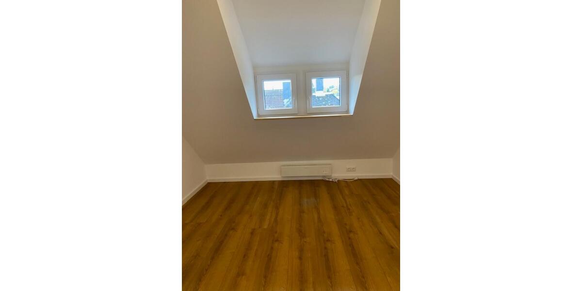 Charmante 2-Zimmer-Wohnung im Dachgeschoss, Erstbezug, top Lage 1 zimmer