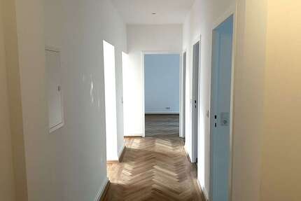Wohnung Frankfurt Westend Süd - 3 Zimmer, 85 m&sup2;, 1.700&euro; | Angebot:26824084