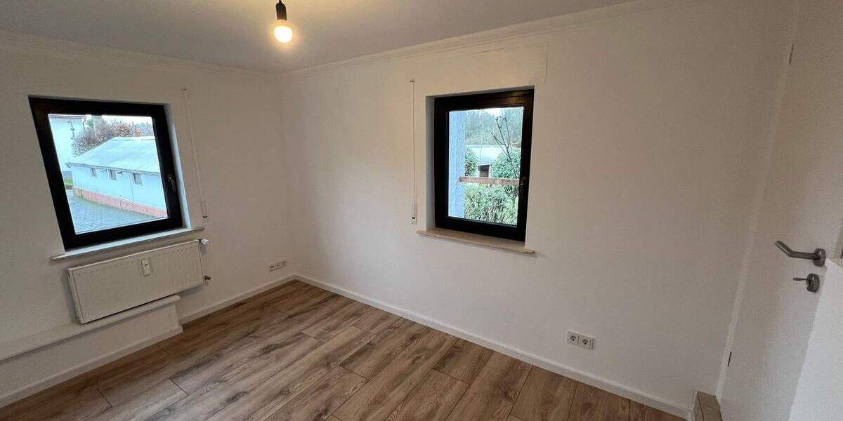 Einfamilienhaus Wiesbaden Biebrich - 1 Zimmer, 290 m&sup2;, 4.500&euro; | Angebot:25912529