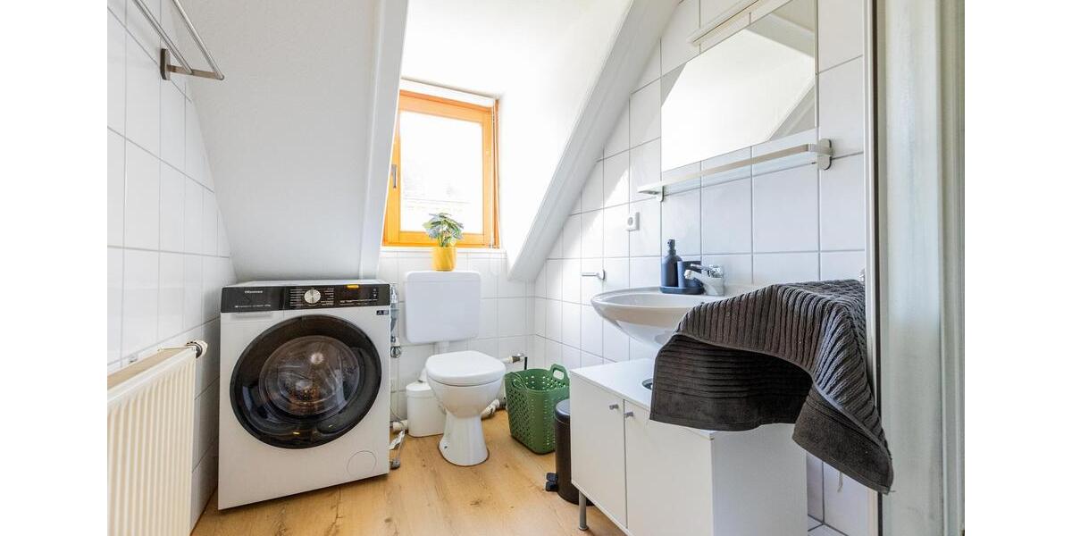 Dachgeschoßwohnung Wiesbaden Südost - 2 Zimmer, 42 m&sup2;, 795&euro; | Angebot:26338111