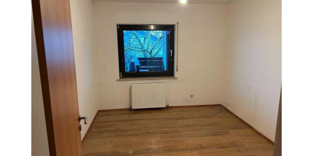 Etagenwohnung Ginsheim-Gustavsburg Gustavsburg - 4 Zimmer, 94 m&sup2;, 1.200&euro; | Angebot:25435470