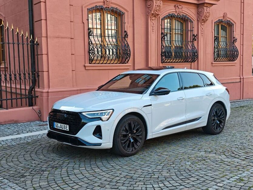 Q8 e-tron