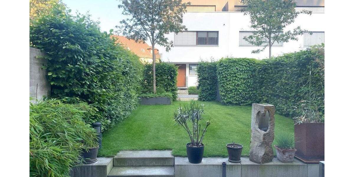 Reihenmittelhaus Frankfurt am Main Hausen - 4 Zimmer, 182 m&sup2;, 3.500&euro; | Angebot:25796137