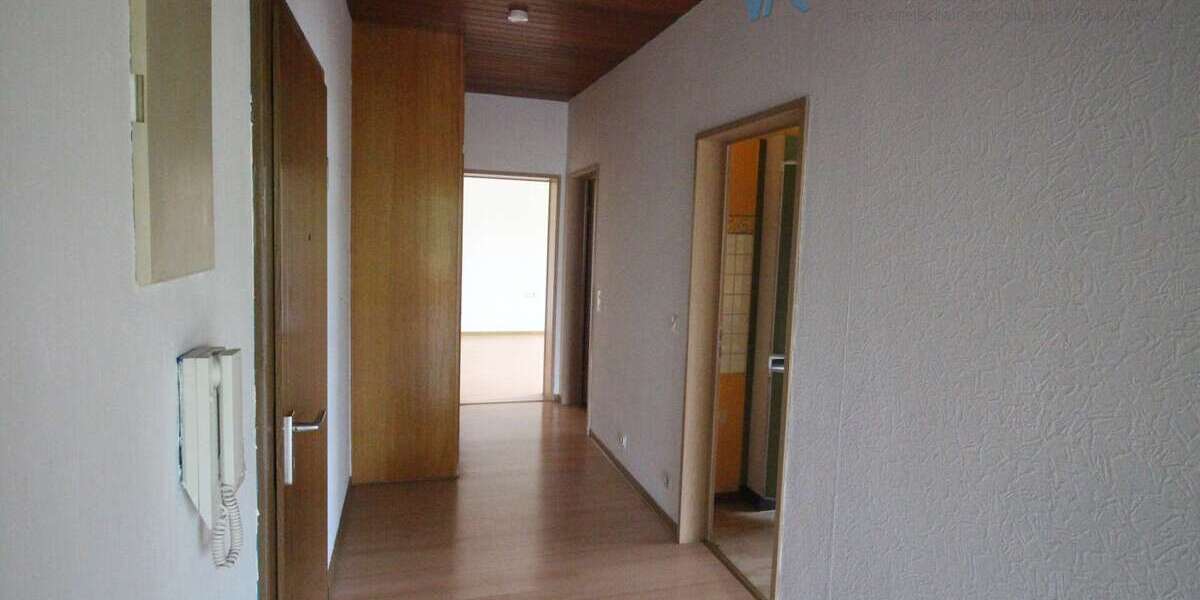 Etagenwohnung Bischofsheim - 3 Zimmer, 97 m&sup2;, 950&euro; | Angebot:26796182