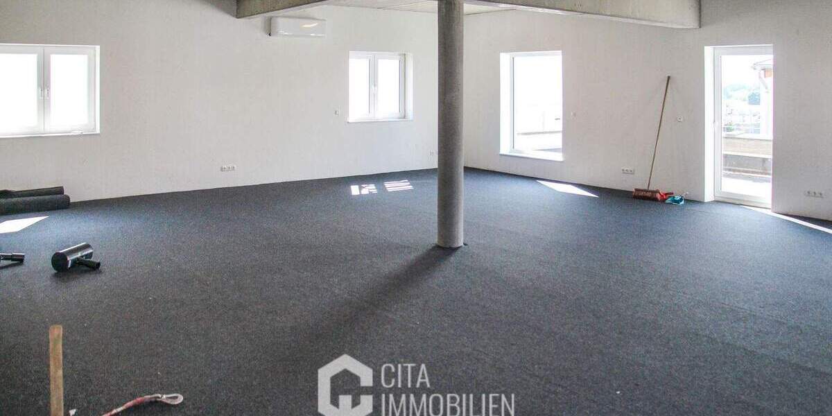 Wohnen & Arbeiten in Mainz-Hechtsheim: Moderne Wohn- und Gewerbeimmobilie mit Dachterrassen & Aufzug zimmer