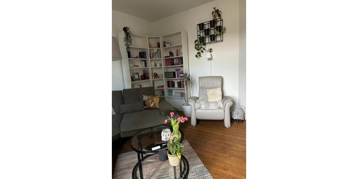 Etagenwohnung Wiesbaden Biebrich - 4 Zimmer, 90 m&sup2;, 1.250&euro; | Angebot:25512371