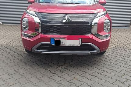 Mitsubishi Outlander 1.900 km 56.590 € Oberursel 61440