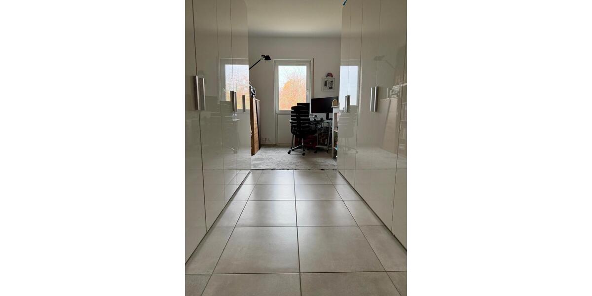 Dachgeschoßwohnung Ingelheim am Rhein - 4 Zimmer, 108 m&sup2;, 1.400&euro; | Angebot:25451377