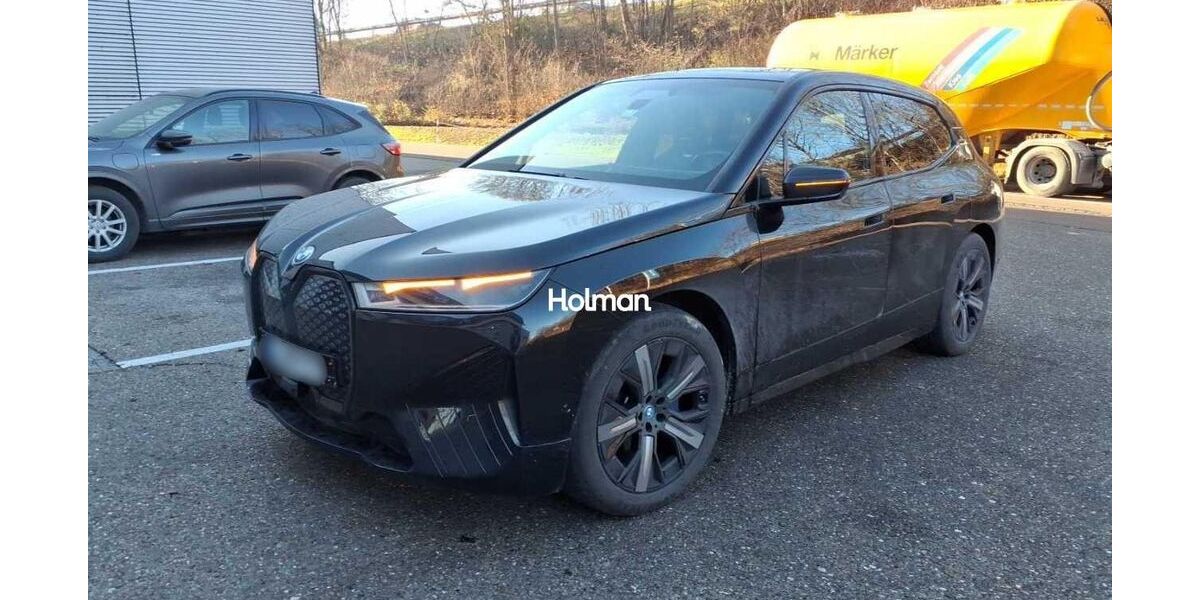 BMW iX 17.076 km 43.850 &euro; Eschborn 65760