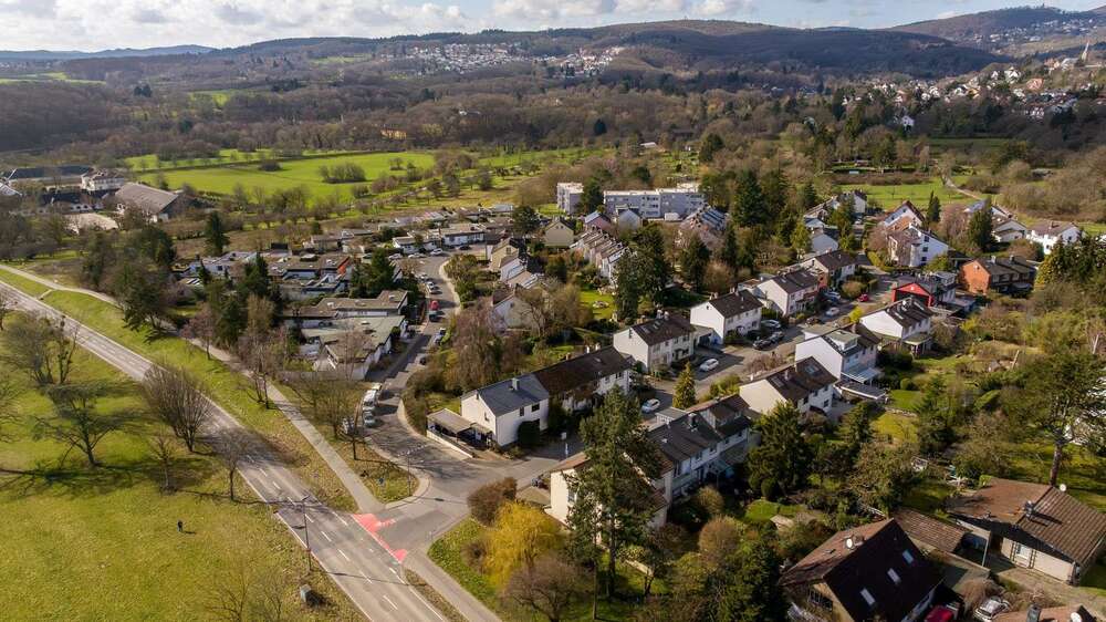 Einfamilienhaus Kronberg - 6.5 Zimmer, 185 m&sup2;, 890.000&euro; | Angebot:26333599