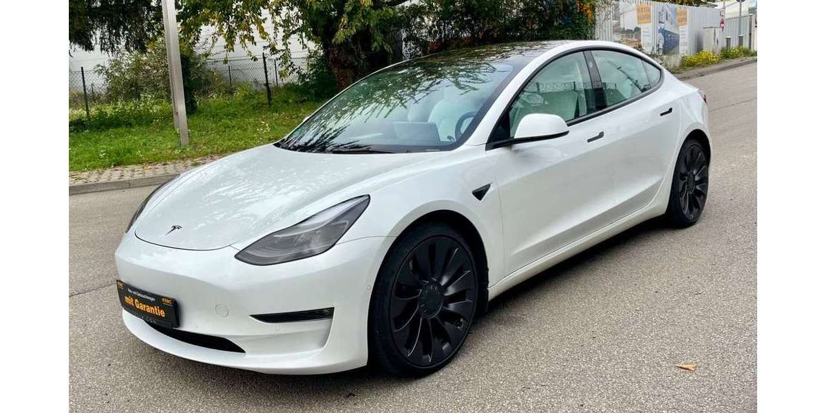 Tesla Model 3 84.000 km 29.790 € Flörsheim am Main 65439