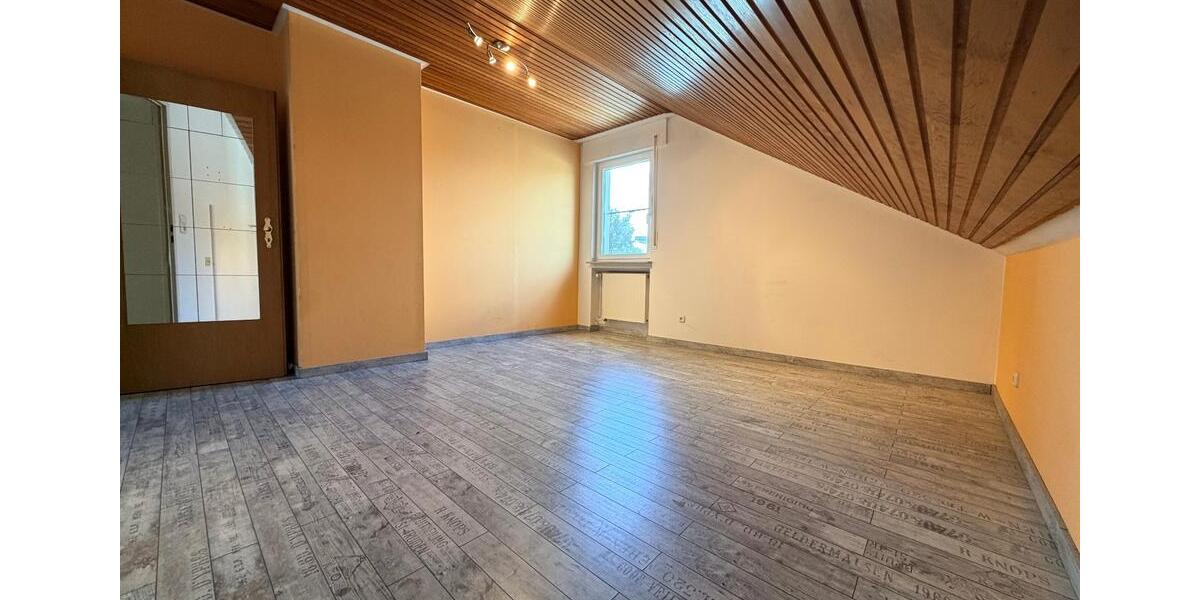 Einfamilienhaus Hochheim am Main - 8 Zimmer, 220 m&sup2;, 775.000&euro; | Angebot:26565880