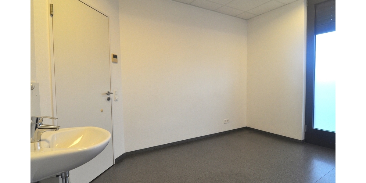 VERMIETET! Praxisfläche mit Penthouse-Feeling im Ärztehaus - Gewerbeobjekt Königstein | Angebot:26339473