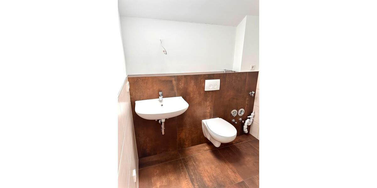 Dachgeschoßwohnung Bischofsheim - 2 Zimmer, 48 m&sup2;, 950&euro; | Angebot:25975094