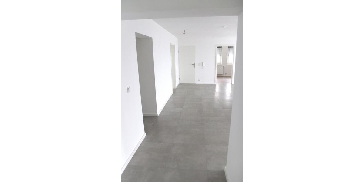 Zentrale 4Zi EG Wohnung - Hofheim, 95qm, Barrierearm, 2 Garagen 4 zimmer