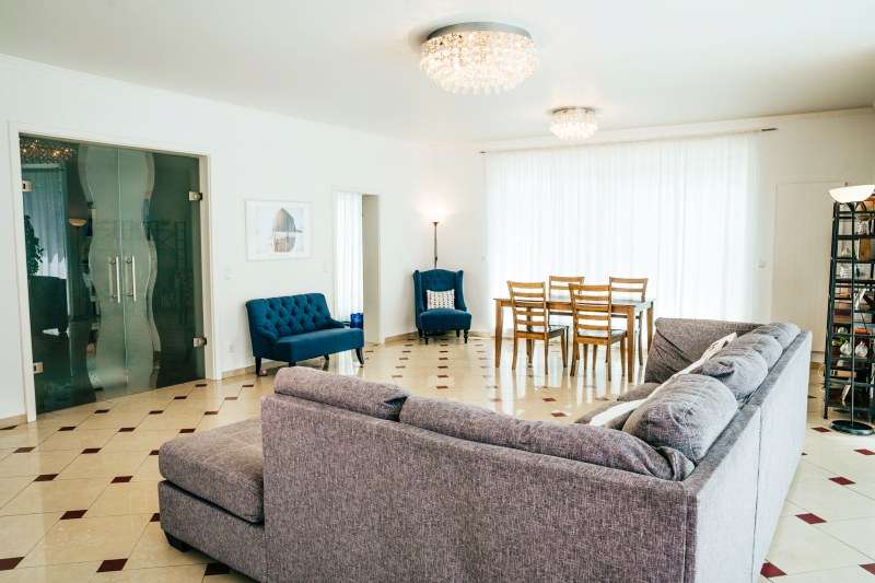 Haus zum Kaufen in Wiesbaden 1.460.000 € 261 m²