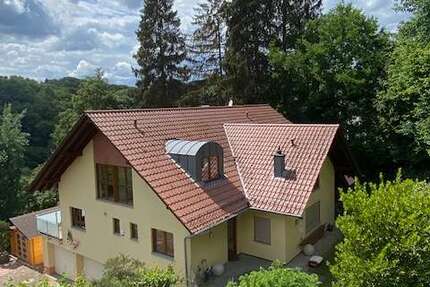 Haus Eppstein - 8 Zimmer, 285 m&sup2;, 2.900&euro; | Angebot:27312417