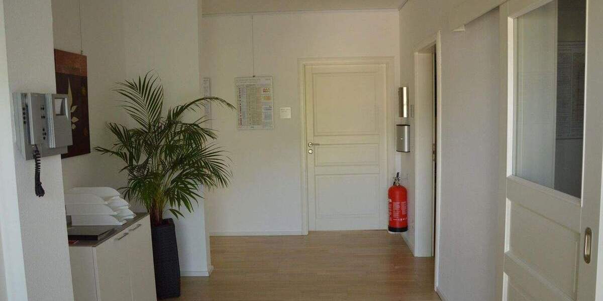 BüroPraxisräume: ruhige Lagehochwertiges Gebäudeviele Stellplätze mit Option WohnenArbeiten zimmer