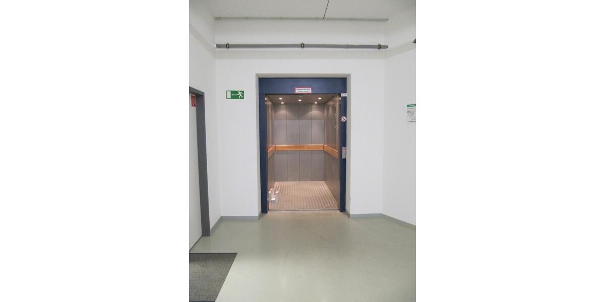 Lager-, Büro- und Werkstattfläche – ab sofort verfügbar zimmer