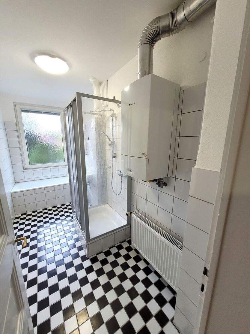 frisch renoviert, große helle Wohnung in Mainzer Altbau 4 zimmer