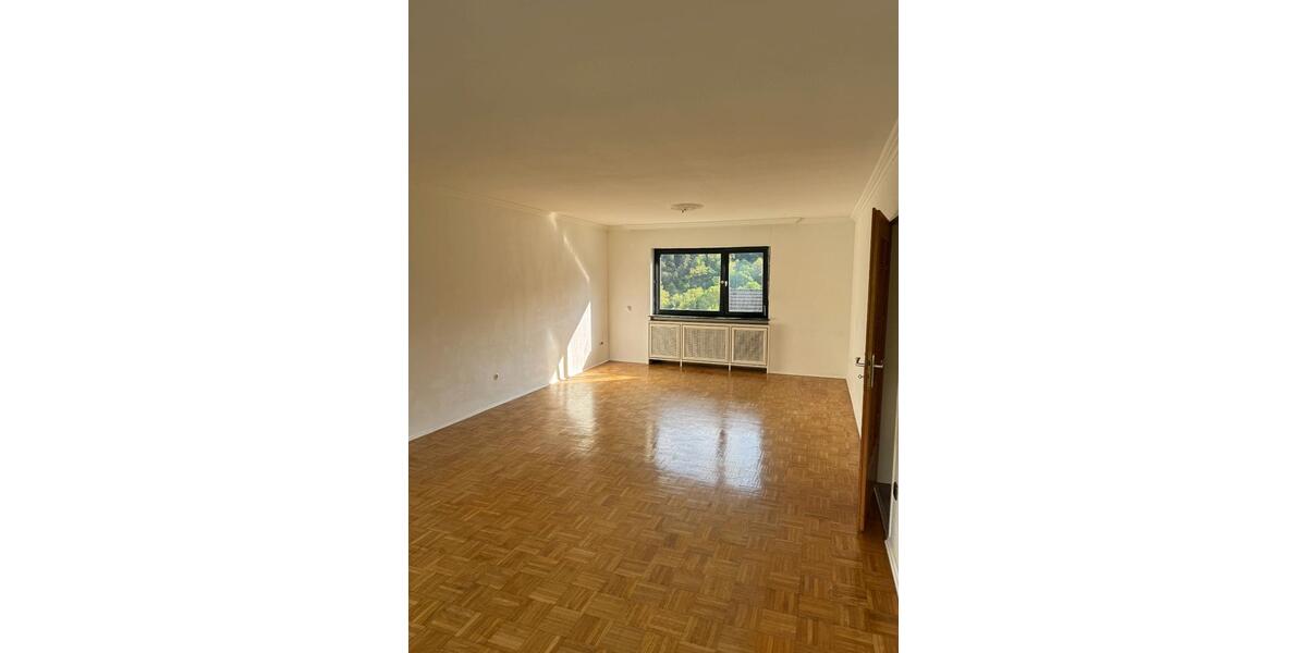 Etagenwohnung Bad Schwalbach - 3 Zimmer, 100 m&sup2;, 1.100&euro; | Angebot:26477098