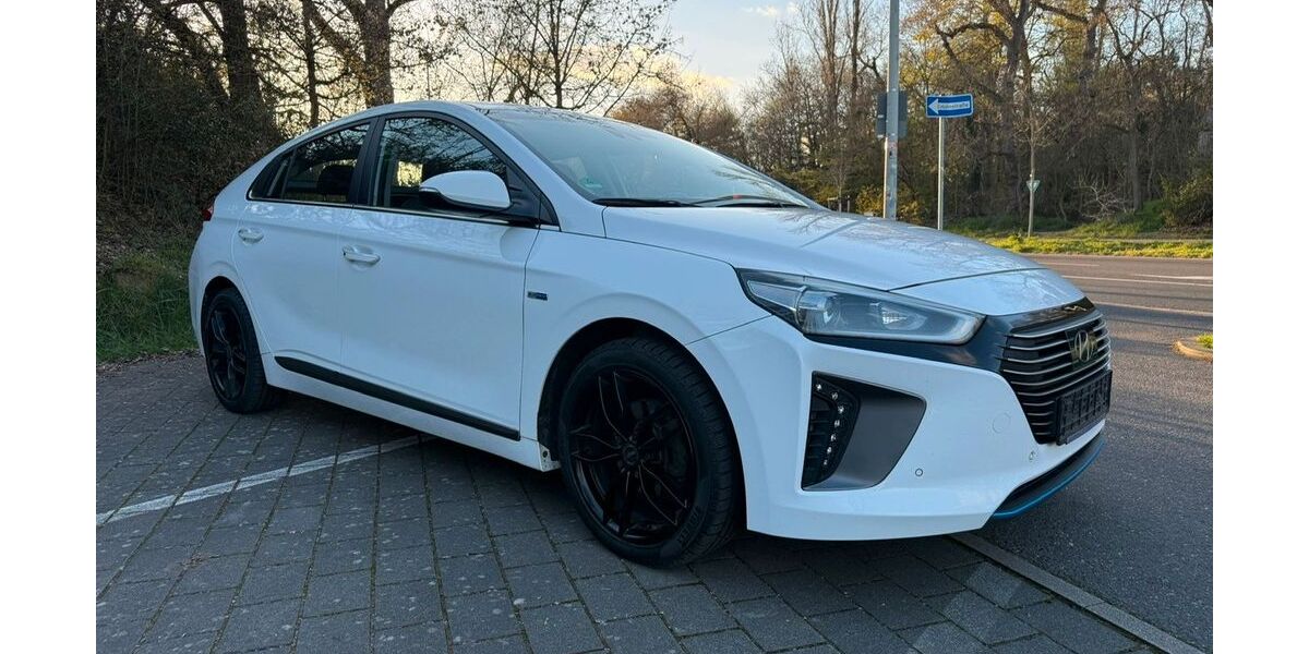 Hyundai IONIQ 126.765 km 14.799 &euro; Wiesbaden 65203