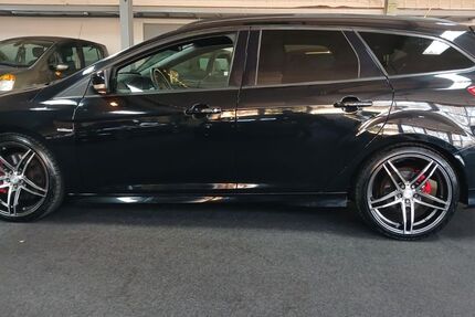 Ford Focus 122.800 km 9.900 &euro; Rüsselsheim 65428